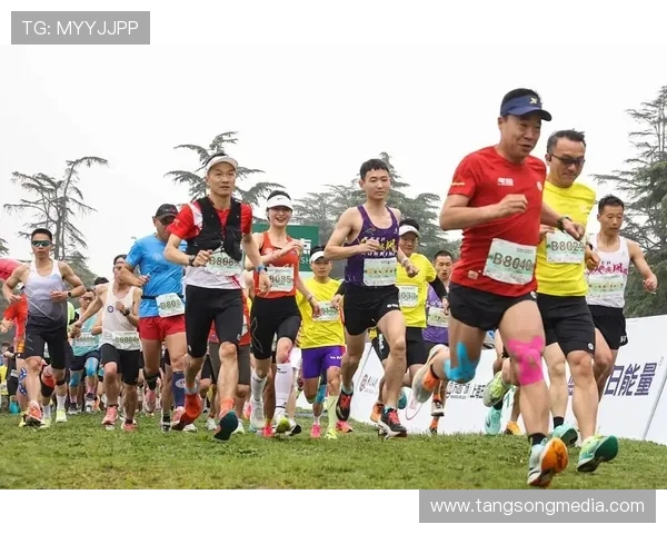 城市马拉松赛场上的深圳飞盘队战术分析与表现评估